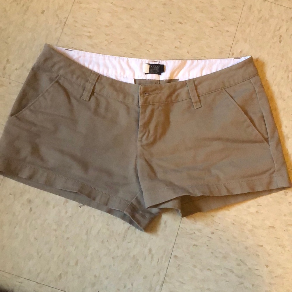 Volcom shorts